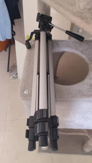 Treppiede telescopico con livella