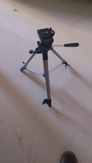 Treppiede telescopico con livella