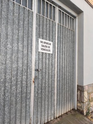 Puerta metálica garaje/cochera