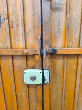 Puerta metálica garaje/cochera