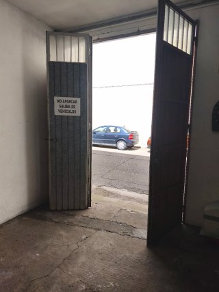 Puerta metálica garaje/cochera
