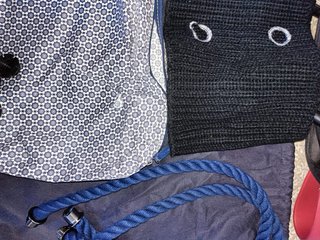 O bag rossa con manici neri