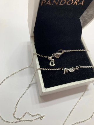 Collar Pandora Mamá Plata letras
