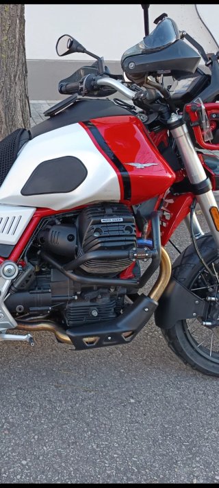 Moto Guzzi V85TT E5