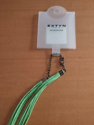 Collana EXYN con ciondolo pietre verdi