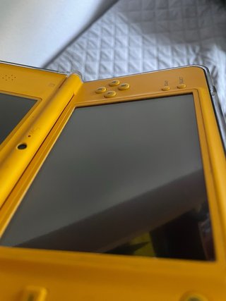 Nintendo DSi XL Giallo + Accessori