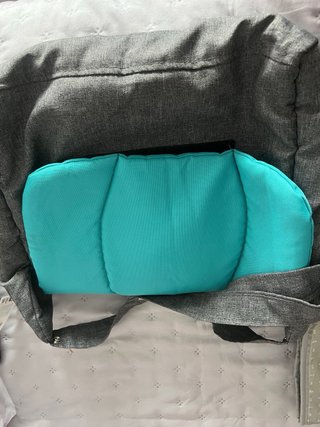 Bolso de bebé gris y turquesa
