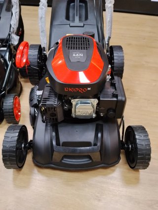 Cortacésped gasolina Dnipro-M 46N