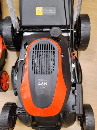 Cortacésped gasolina Dnipro-M 46N