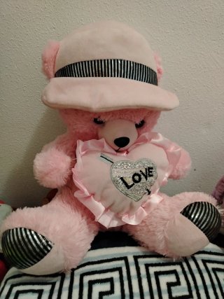Oso de peluche rosa con corazón Love