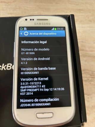 Se venden 2 móviles por no usar. Blackberry 8250 b