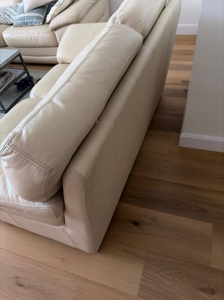 Sofá de piel beige 2 plazas
