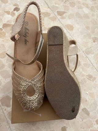 Cuñas doradas Melody shoe talla 38