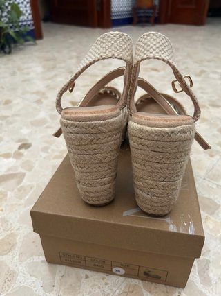 Cuñas doradas Melody shoe talla 38