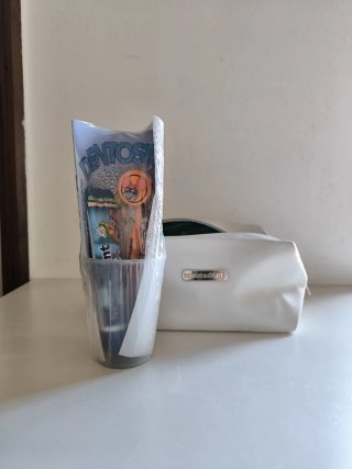 Beauty Case Pelle Bianco + kit dentifricio