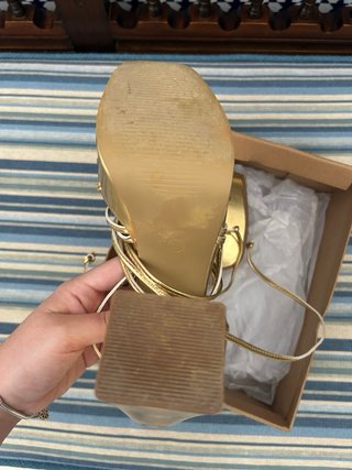 Sandalias doradas tacón plataforma