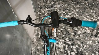 Bicicleta BTwin 24"Negra y Azul