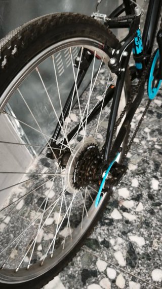 Bicicleta BTwin 24"Negra y Azul