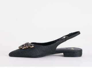 Zapato slingback negro con pedrería