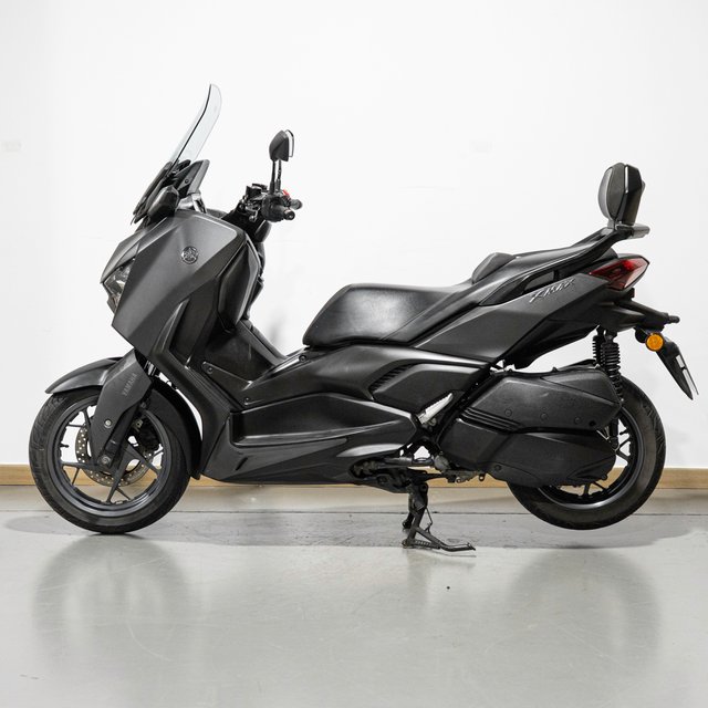 Yamaha XMAX 300
