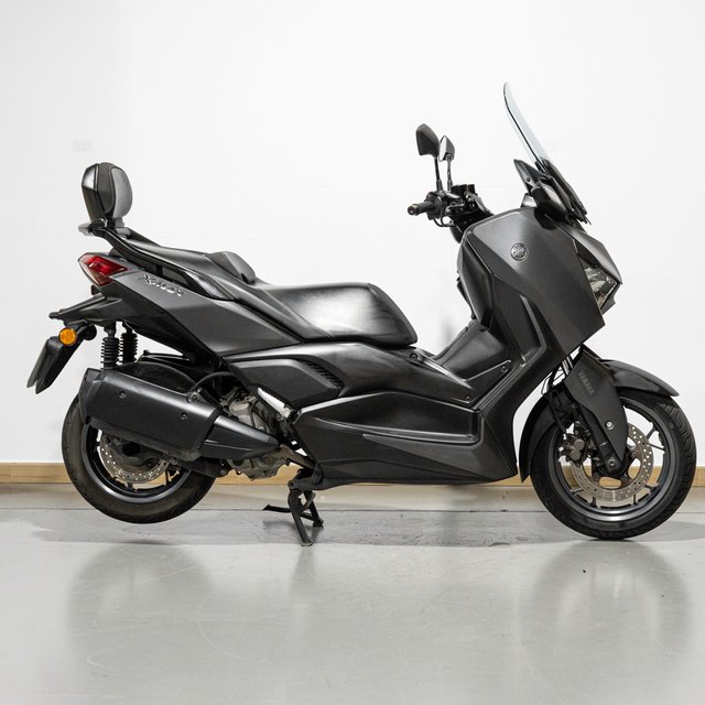 Yamaha XMAX 300