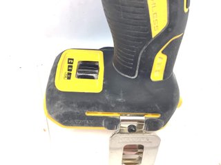 E621073-0 ATORNILLADOR A BATERIA DEWALT DCF887