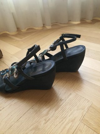 Sandalias Alma en Pena. Cuña, talla 39