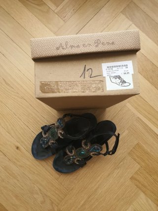 Sandalias Alma en Pena. Cuña, talla 39