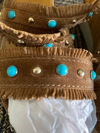 Sandalias cuña ante turquesa y pedrería
