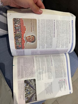 Llibre text historia del mon contemporani
