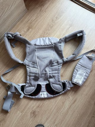 Mochila Ergobaby Adapt Gris
