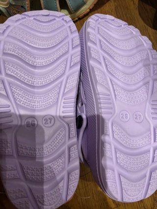 Zuecos Crocs Morados K-pop talla 26-27