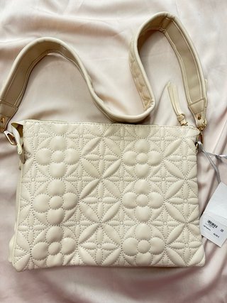 Bolso blanco acolchado