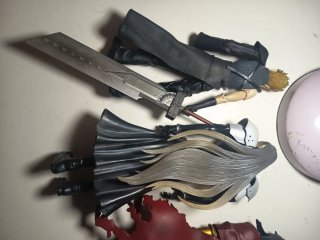 Figuras Final Fantasy Play Arts Kai