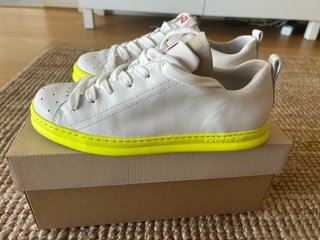 Camper Zapatillas Blancas y Amarillas