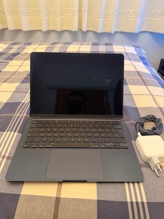 MacBook Air M2 2022 azul espacial