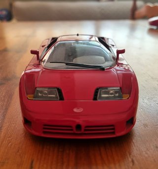 Bugatti EB110 (1991) Burago 1/24 - Modellino