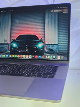 MacBook Pro 2017 Touch Bar Plata