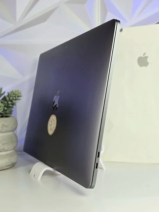 MacBook Pro 2017 Touch Bar Plata