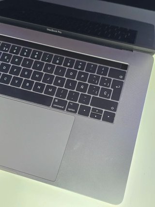 MacBook Pro 2017 Touch Bar Plata