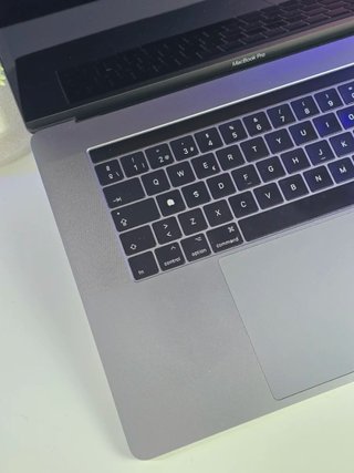 MacBook Pro 2017 Touch Bar Plata