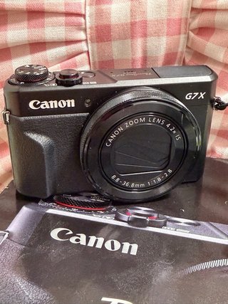 Canon PowerShot G7X Mark II con funda Rosa