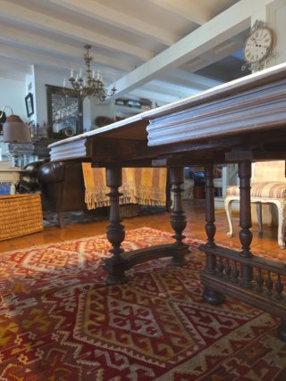 Mesa de comedor vintage de madera