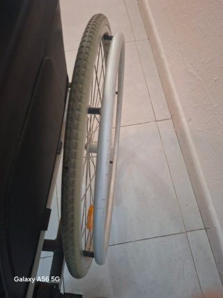 Silla de ruedas MARCA BREEZY. FABRICADA POR SUNRIS