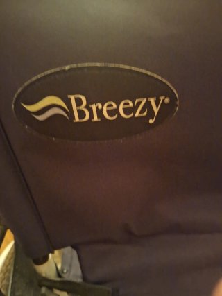 Silla de ruedas MARCA BREEZY. FABRICADA POR SUNRIS