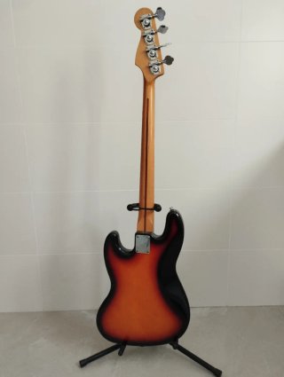Bajo Fender Jazz Bass Sunburst