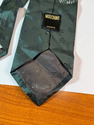 Cravatta Moschino Vintage 100% Seta Fatta a Mano