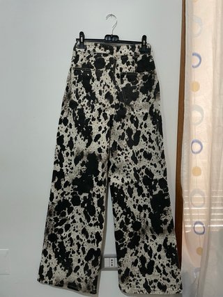 Pantaloni maculati con brillantini