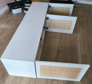 Mueble colgante de comedor.