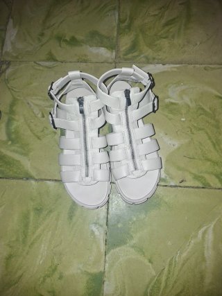 Sandalias blancas
